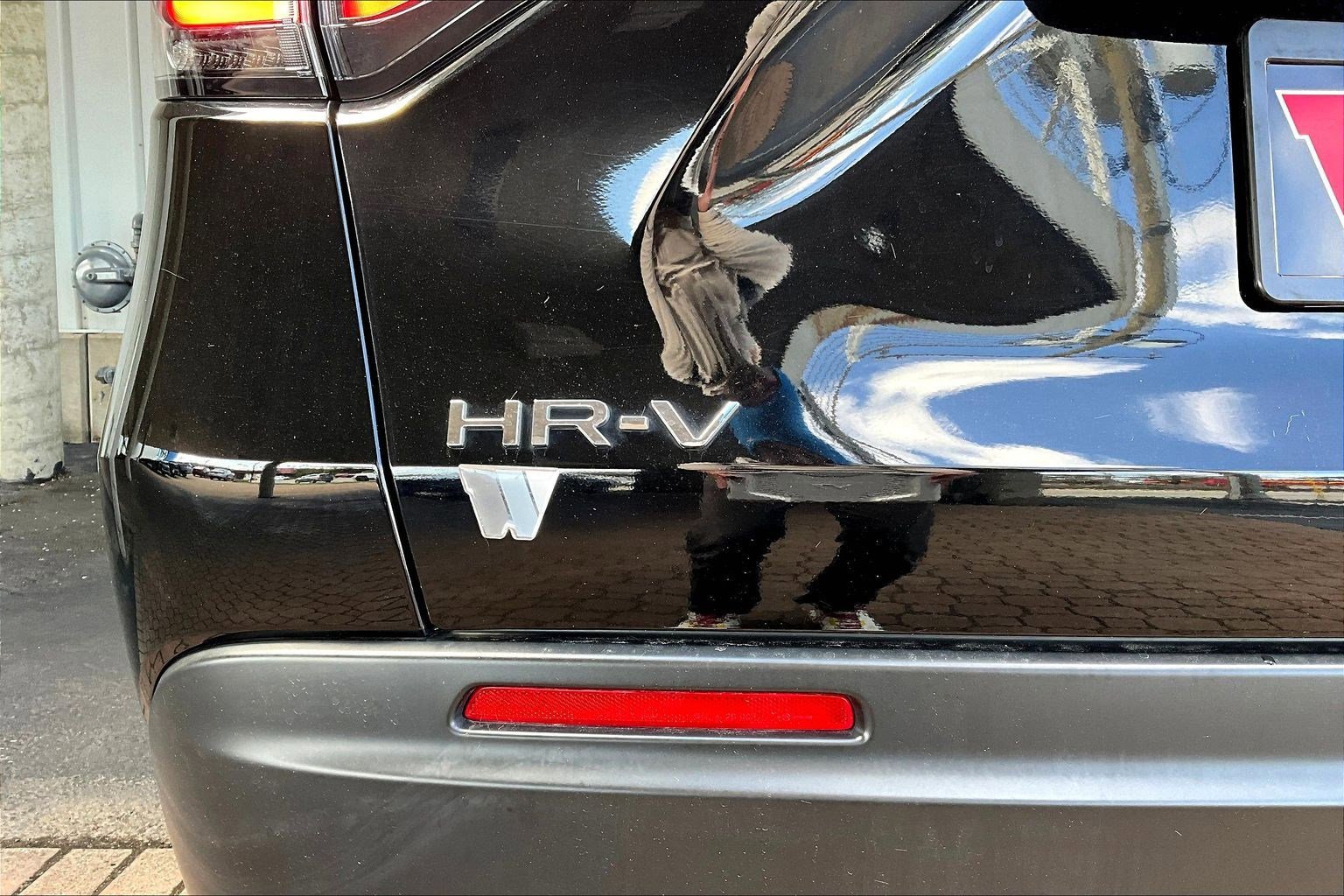 Used 2023 Honda HR-V LX image 23