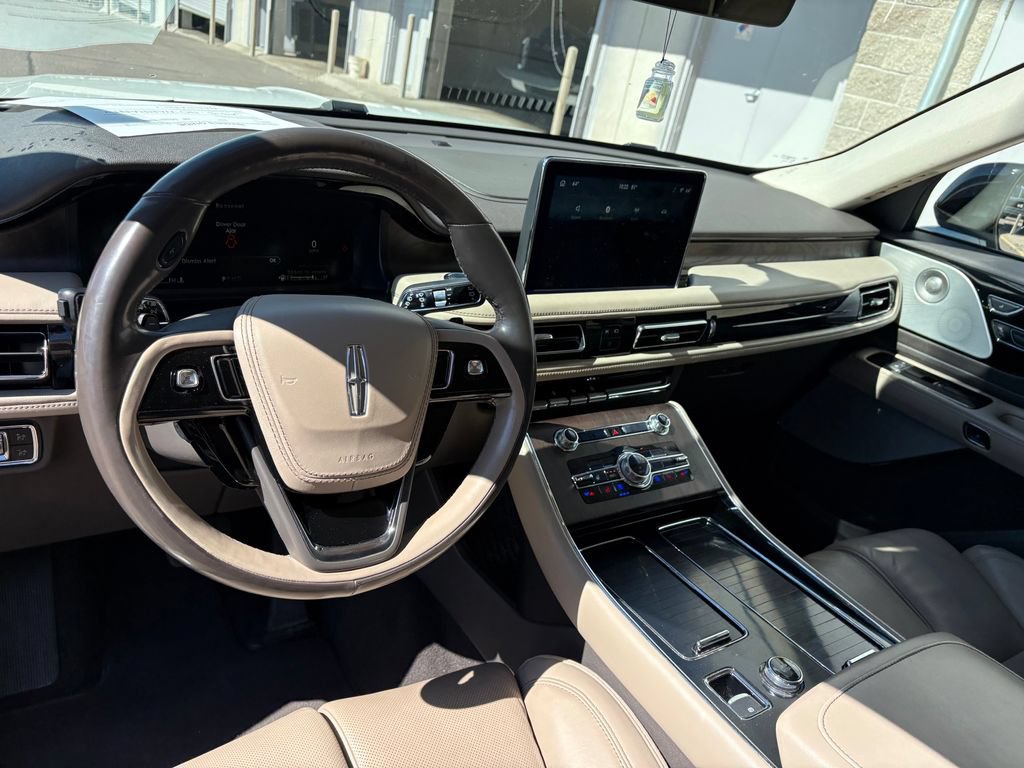 Used 2020 Lincoln Aviator Reserve w/ Equipment Group 202A AWD/4WD image 17