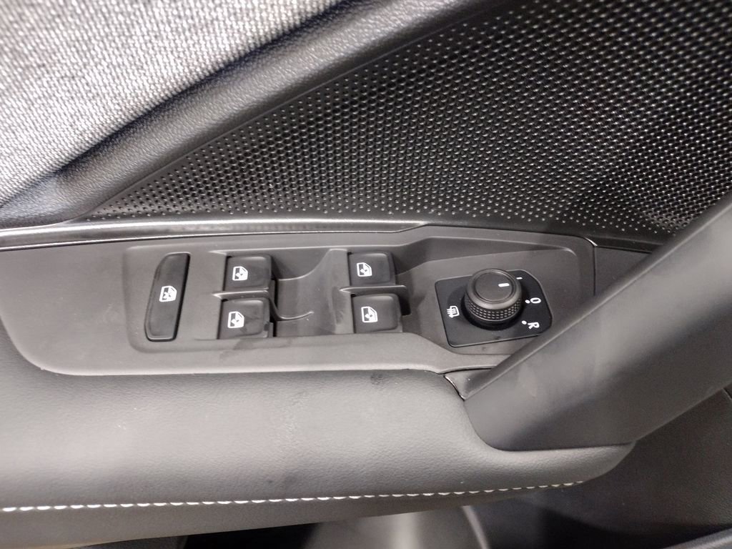 New 2025 Volkswagen Tiguan S image 18