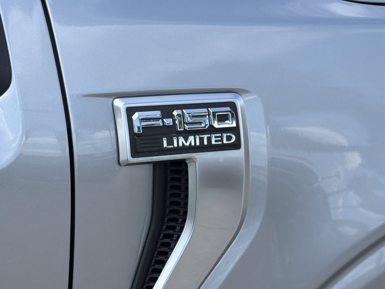 Used 2023 Ford F150 Limited AWD/4WD image 8