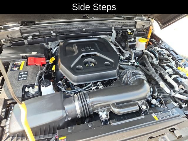 Used 2025 Jeep Wrangler Unlimited Sahara AWD/4WD image 16