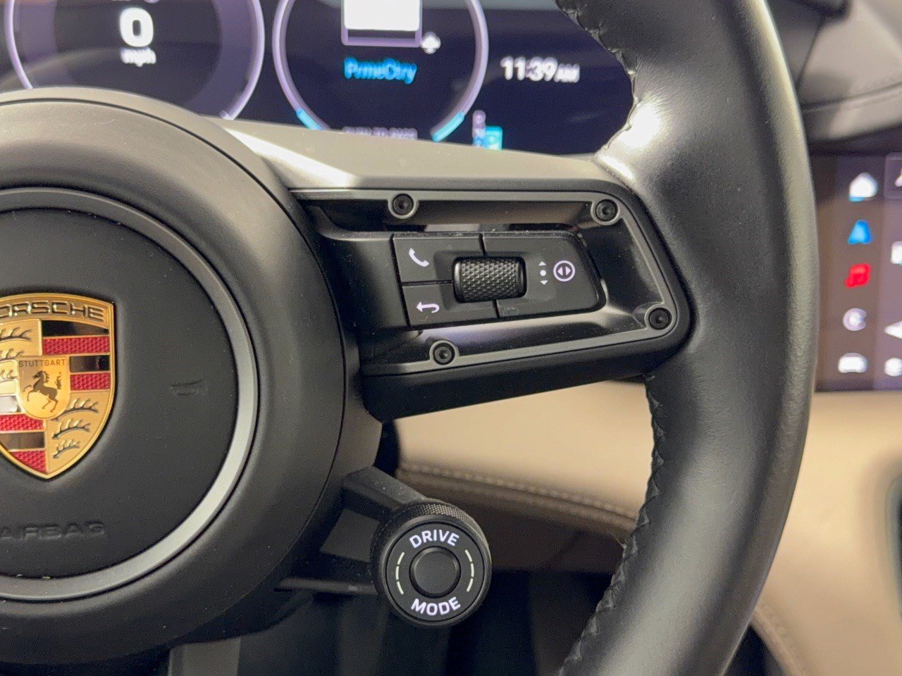 Certified 2025 Porsche Taycan 4S AWD/4WD image 19