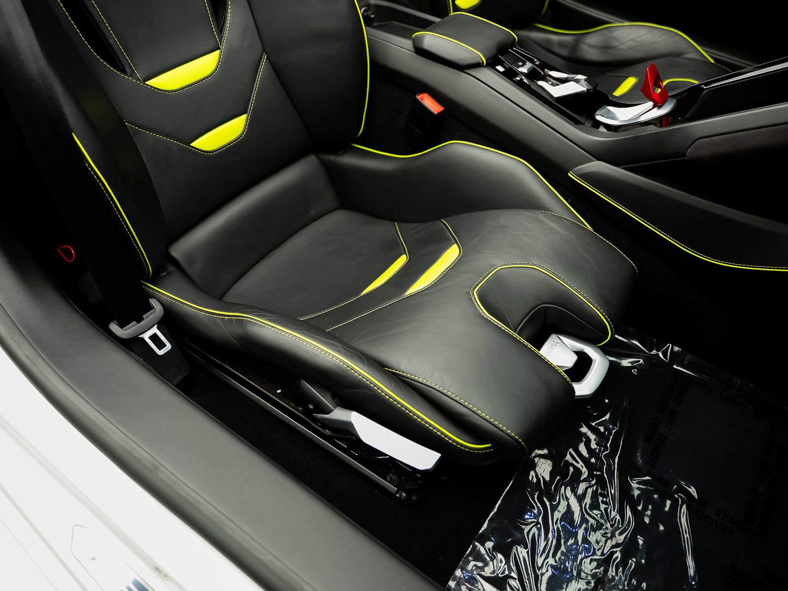 Used 2020 Lamborghini Huracan EVO RWD image 38