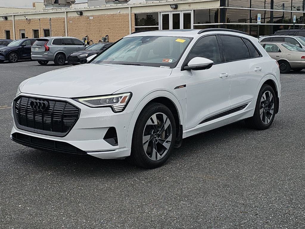 Used 2021 Audi e-tron Premium w/ Convenience Plus Package AWD/4WD image 16