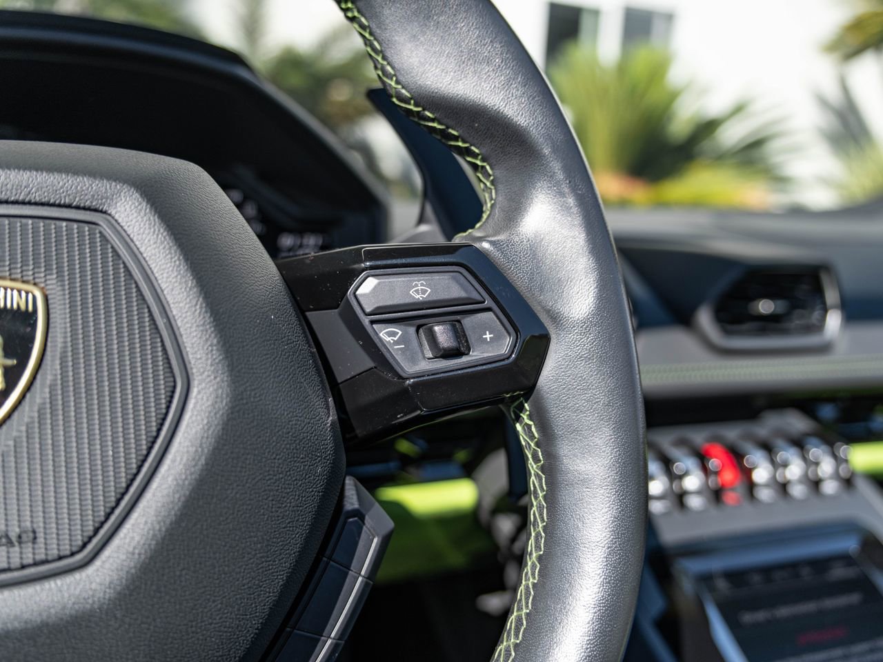 Used 2023 Lamborghini Huracan EVO image 12