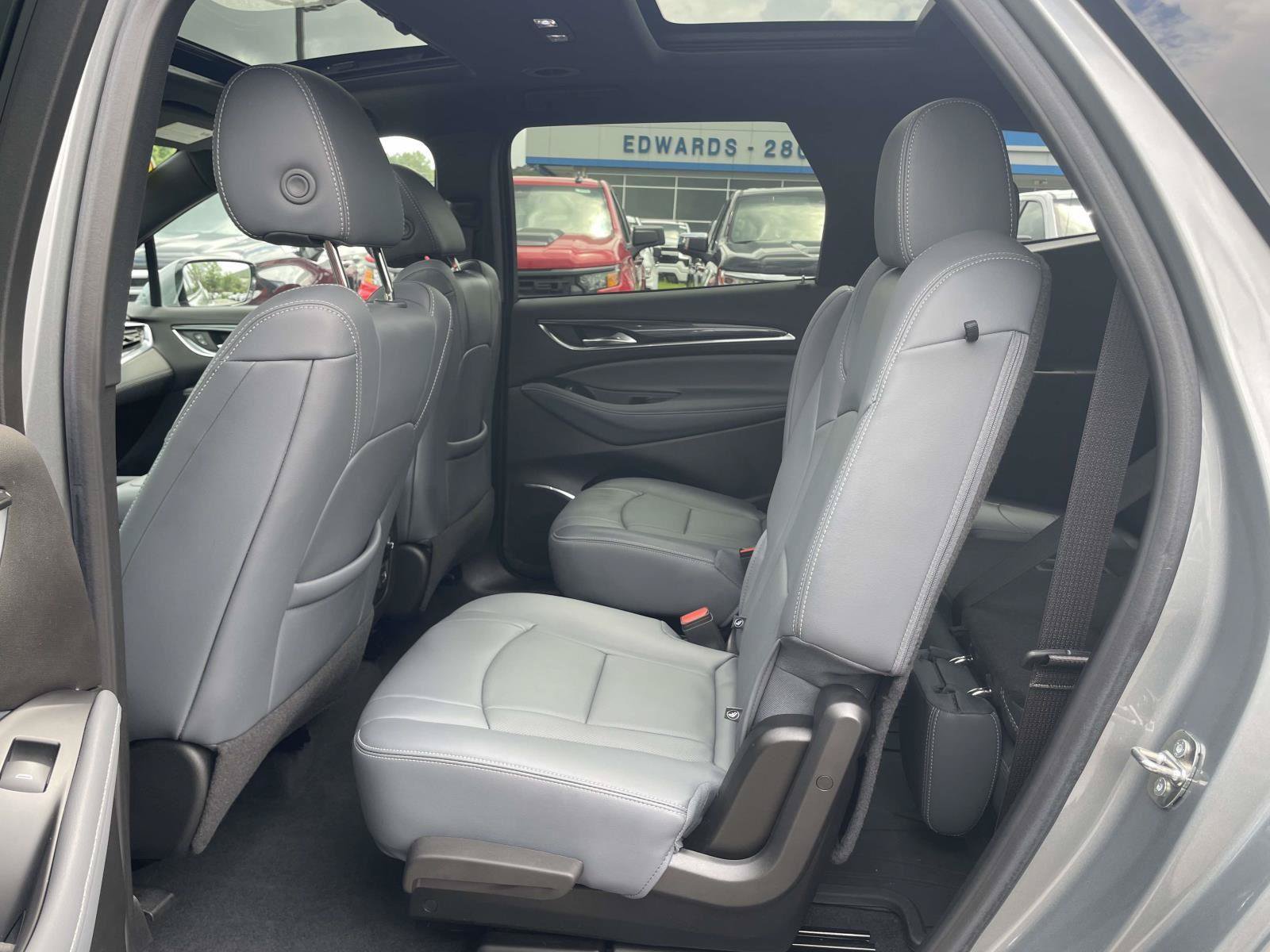 Used 2023 Buick Enclave Premium w/ Experience Buick Package FWD image 3