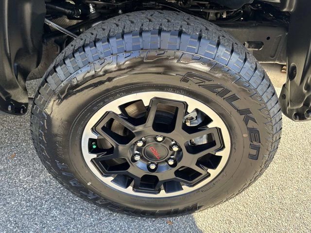 Certified 2025 Toyota Tacoma TRD Off-Road image 29