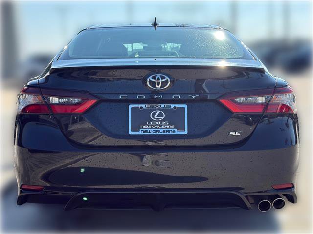 Used 2022 Toyota Camry SE FWD image 4