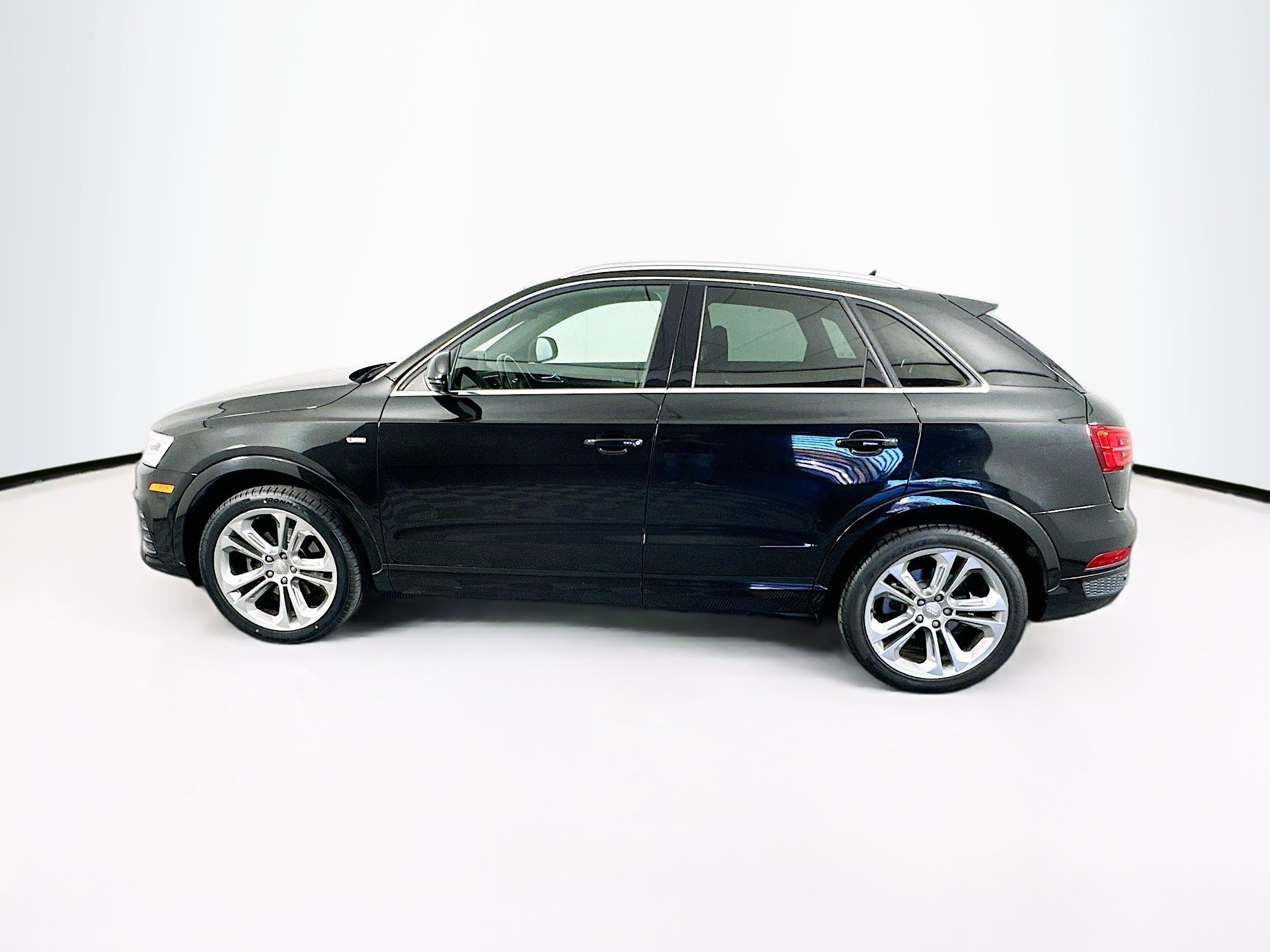 Used 2016 Audi Q3 2.0T Prestige w/ Prestige Package AWD/4WD image 4