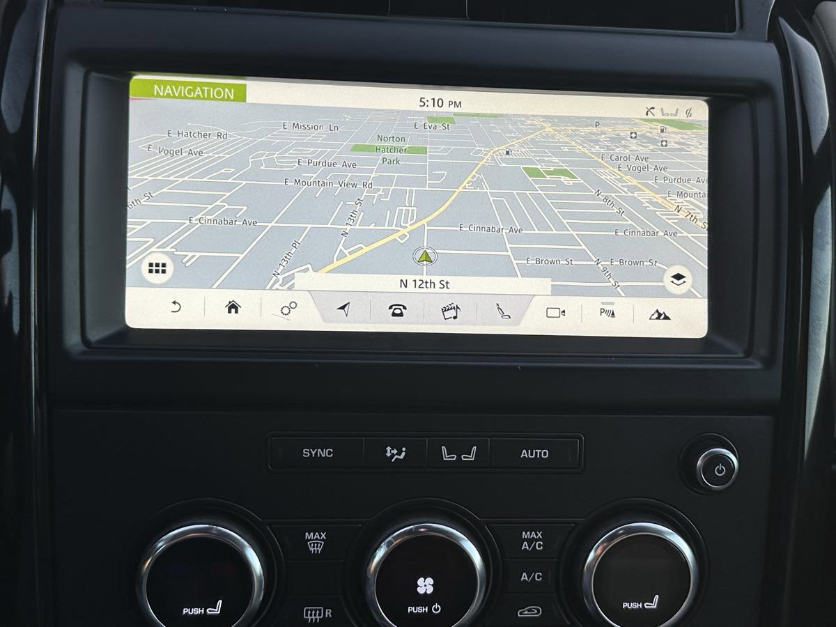 Used 2018 Land Rover Discovery SE image 47