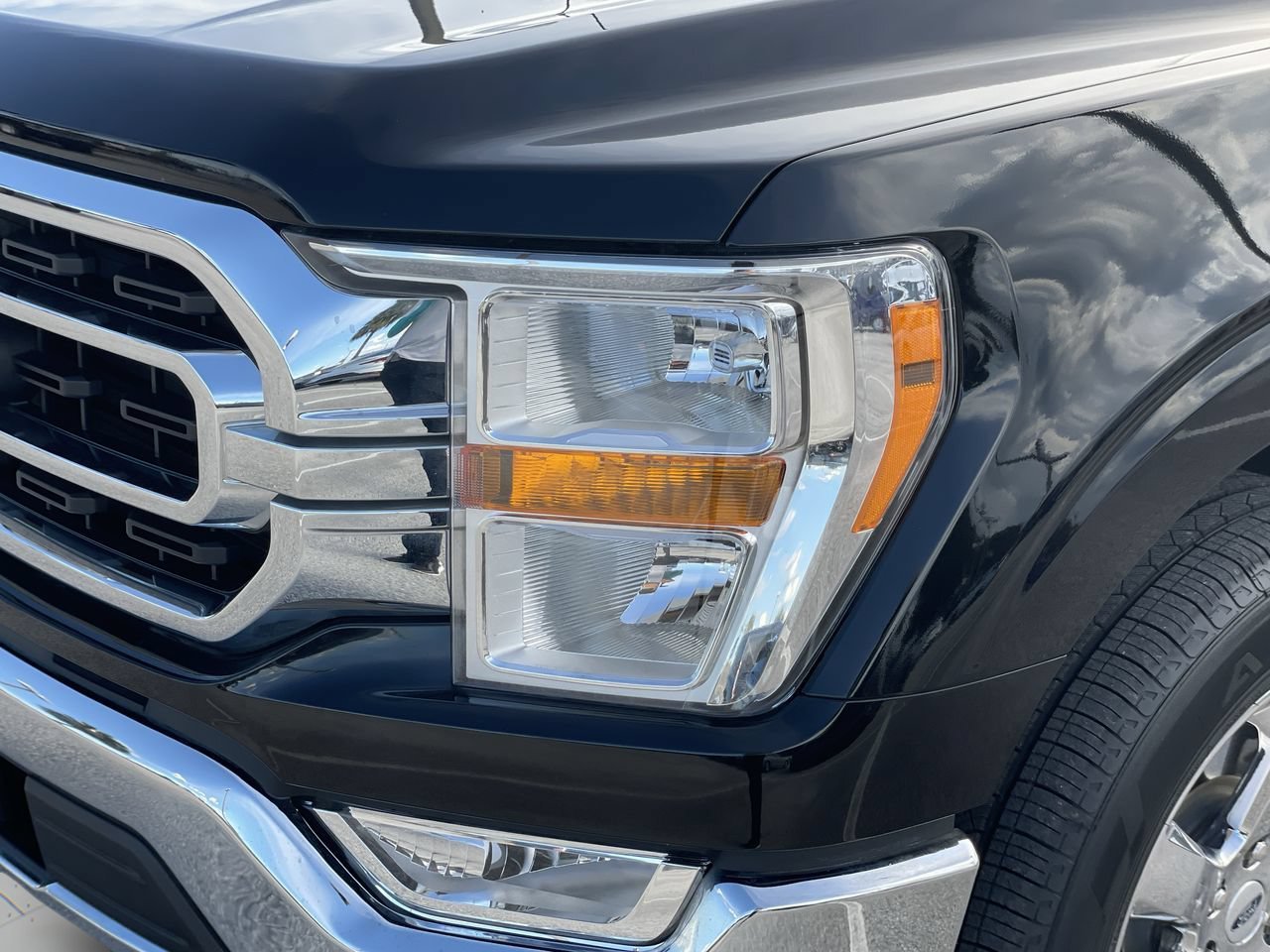 Used 2023 Ford F150 XLT w/ Equipment Group 301A Mid RWD image 6