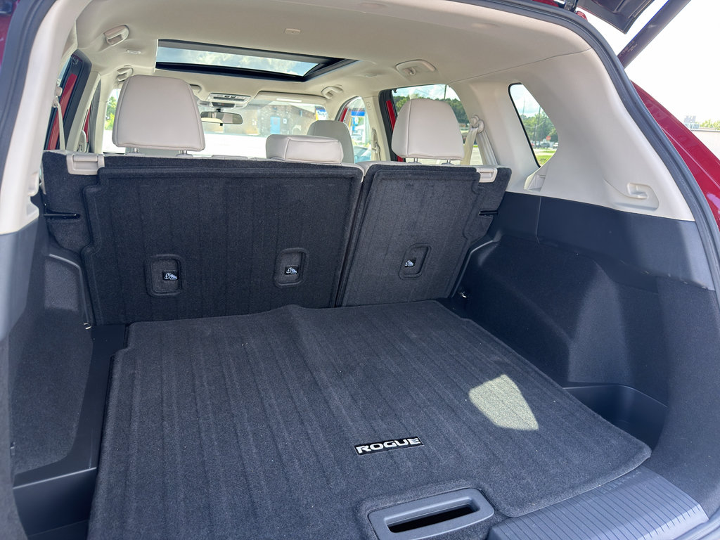 Certified 2024 Nissan Rogue SV w/ SV Premium Package FWD image 16