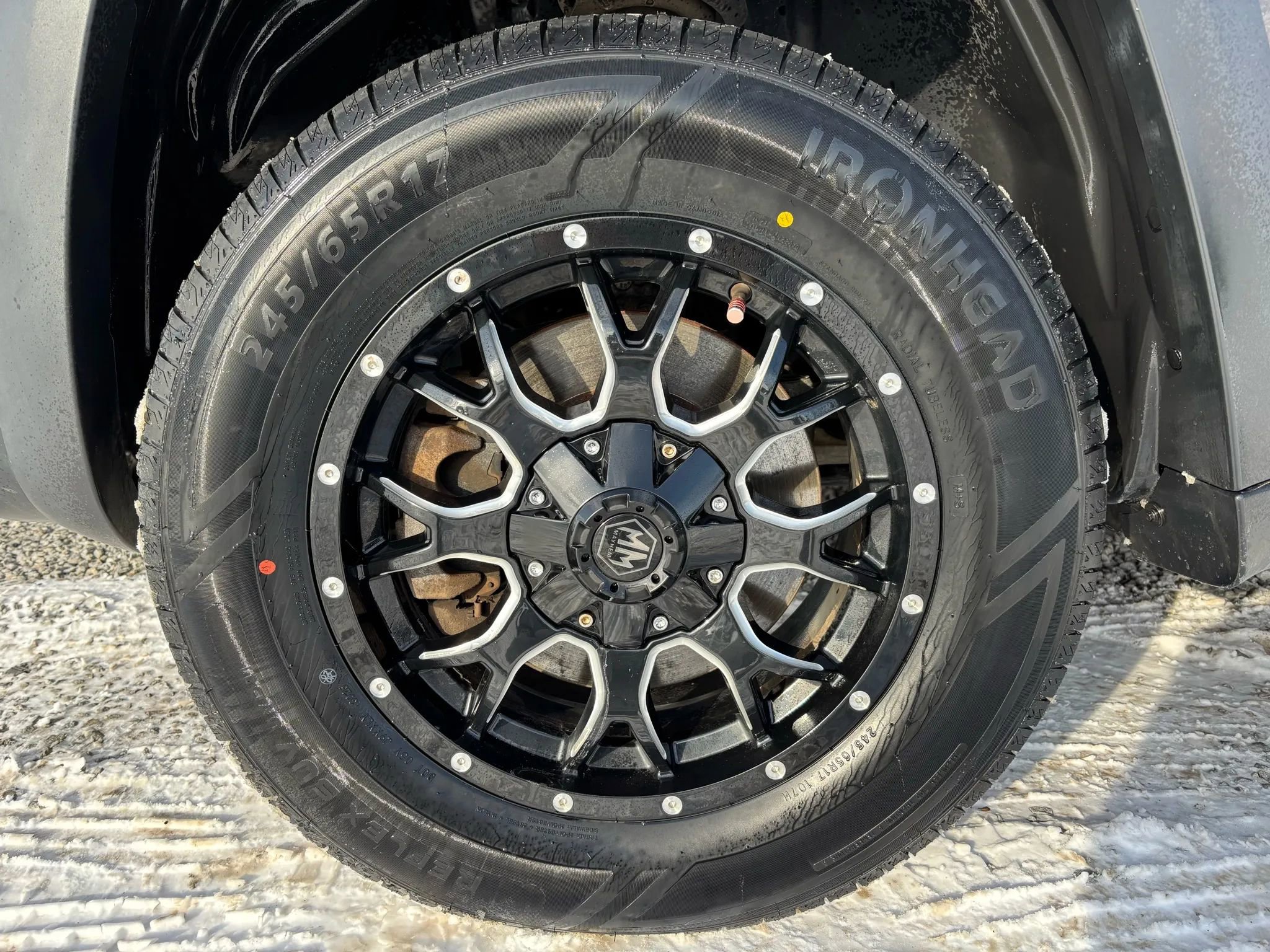 Used 2019 Jeep Cherokee Trailhawk image 12