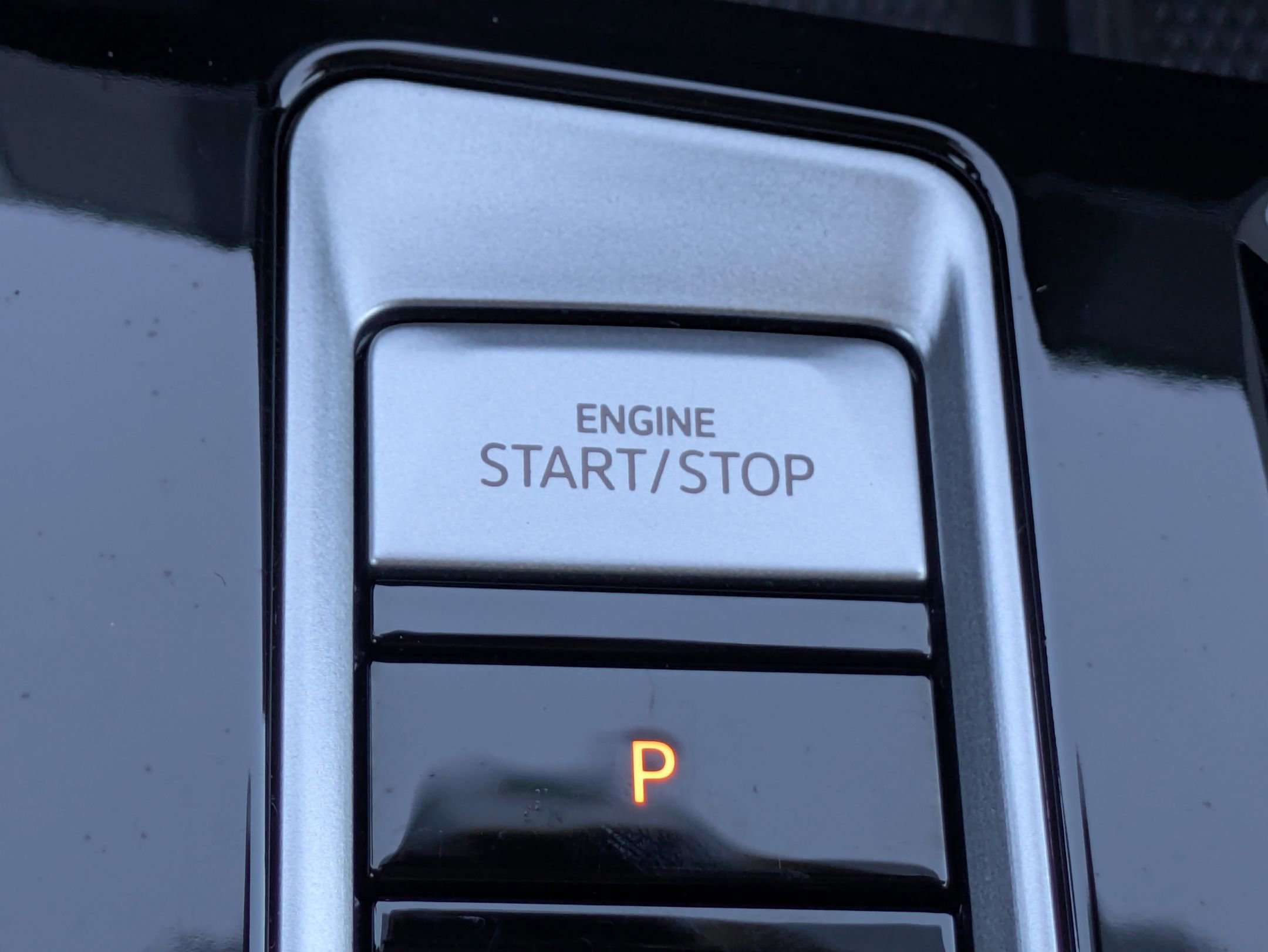 Used 2024 Volkswagen Atlas SEL Premium R-Line image 17