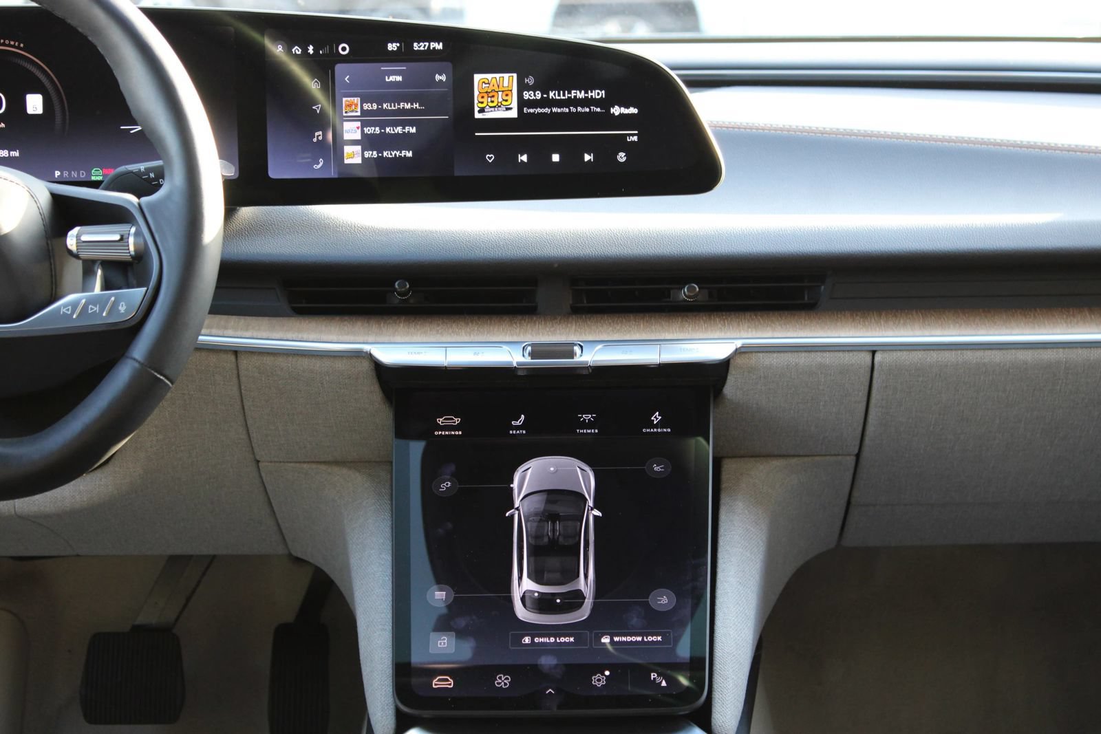Used 2025 Lucid Air Pure RWD image 25