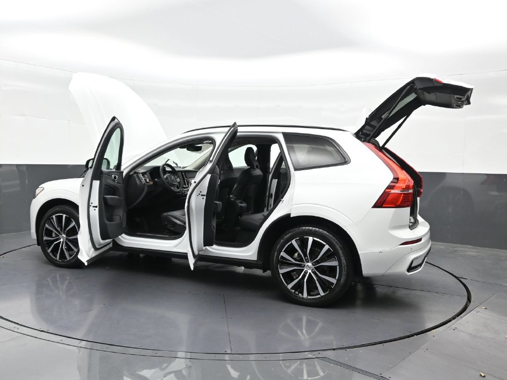 Certified 2024 Volvo XC60 B5 Plus AWD/4WD image 38