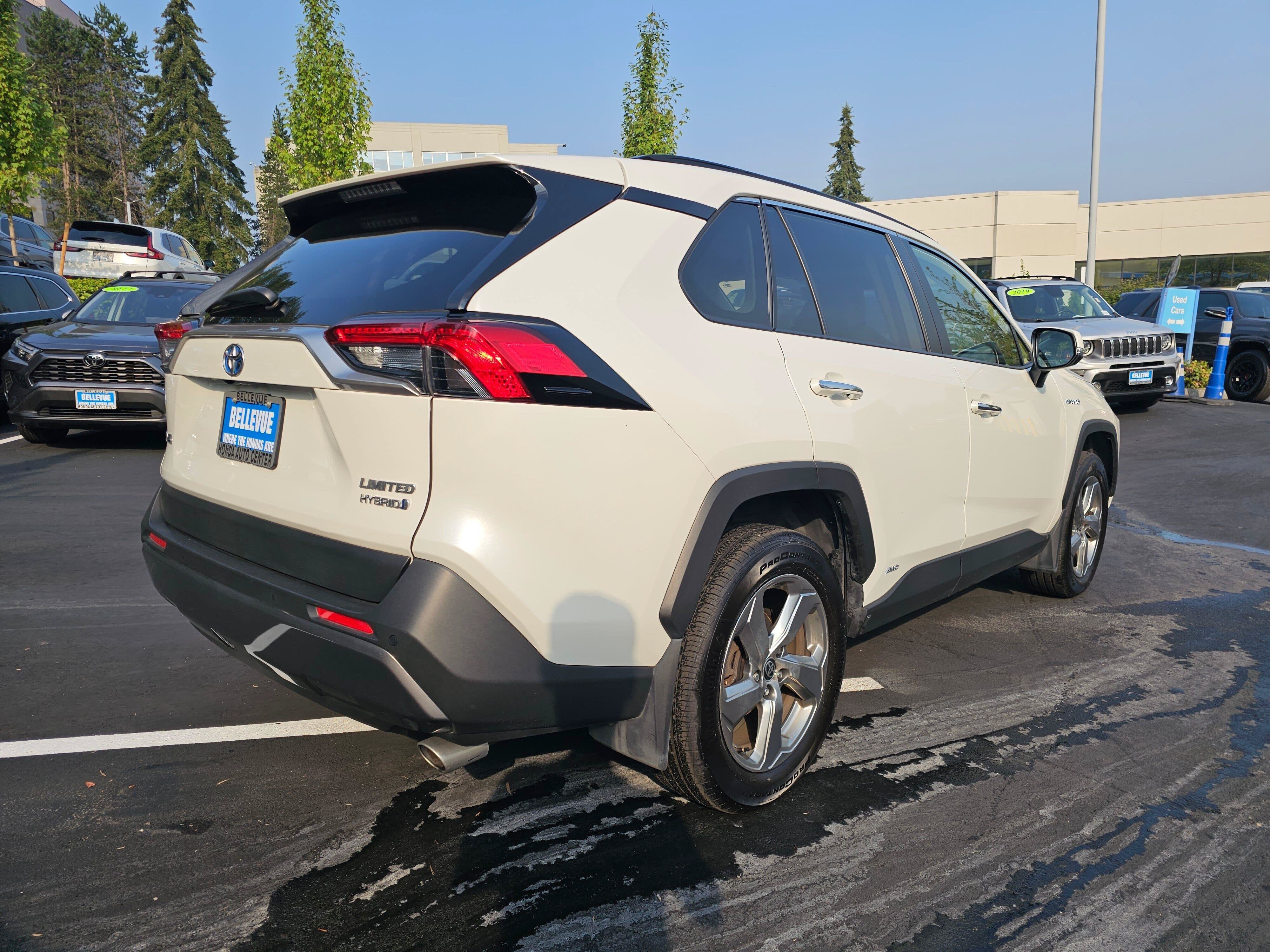 Used 2020 Toyota RAV4 Limited AWD/4WD image 7