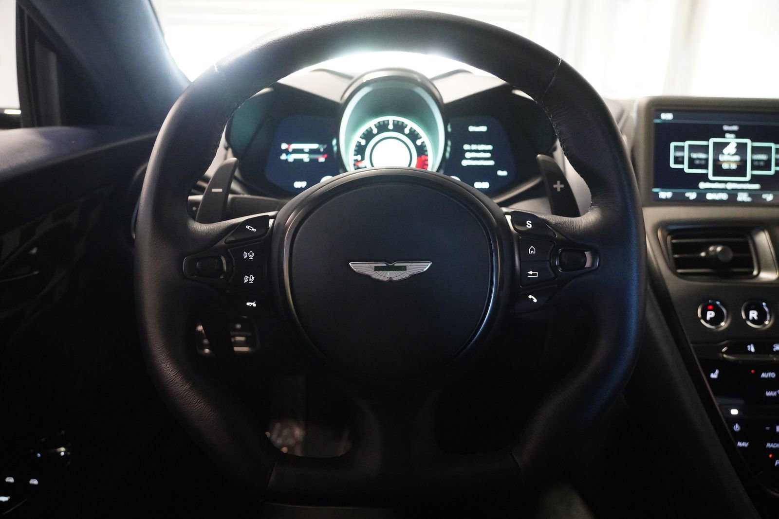 Used 2021 Aston Martin DBS Superleggera RWD image 17
