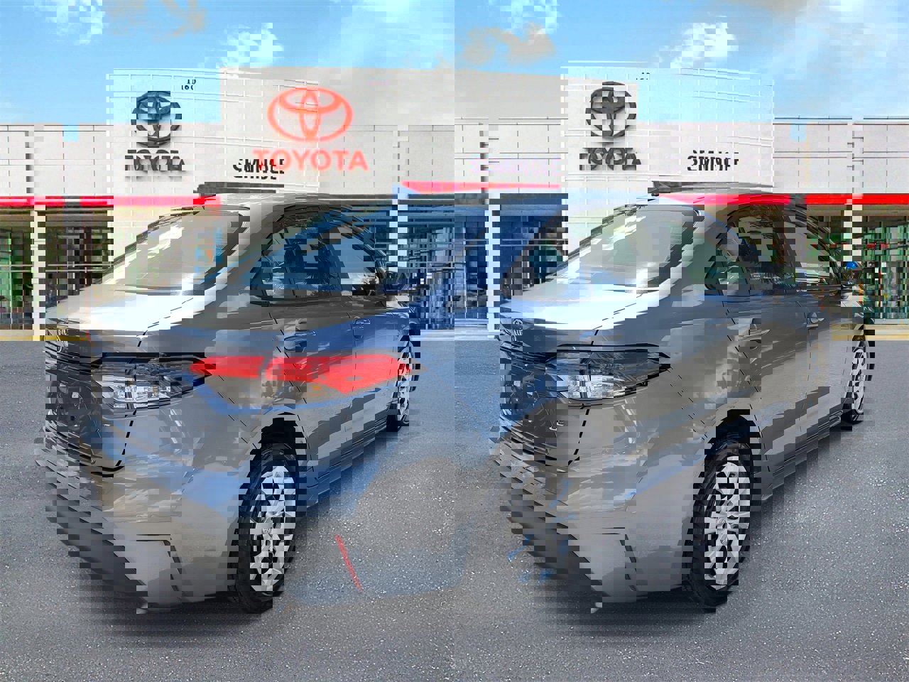 Used 2024 Toyota Corolla LE image 4