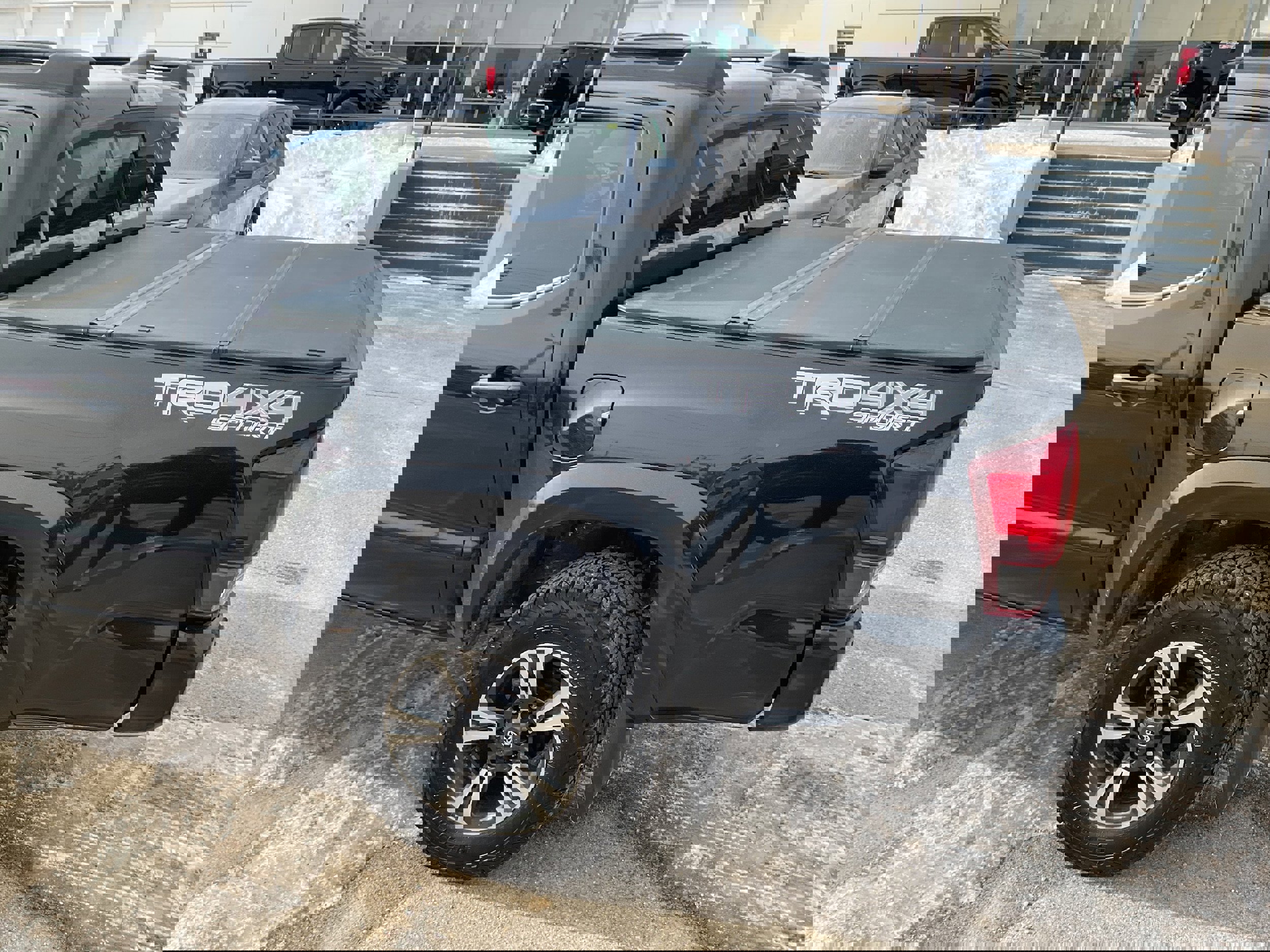 Used 2019 Toyota Tacoma TRD Sport image 7