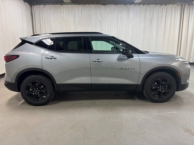 Used 2024 Chevrolet Blazer LT w/ Convenience Package image 3
