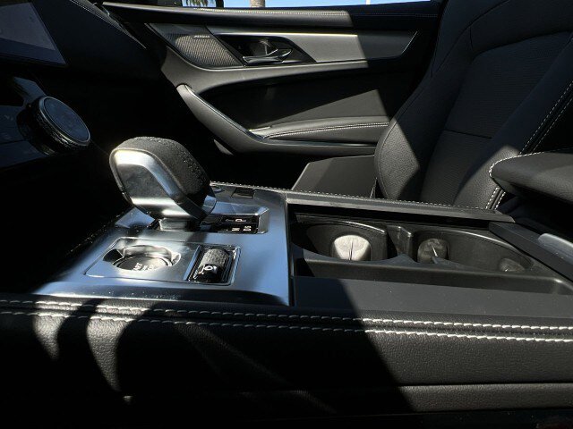 Used 2025 Jaguar F-PACE R-Dynamic S AWD/4WD image 30