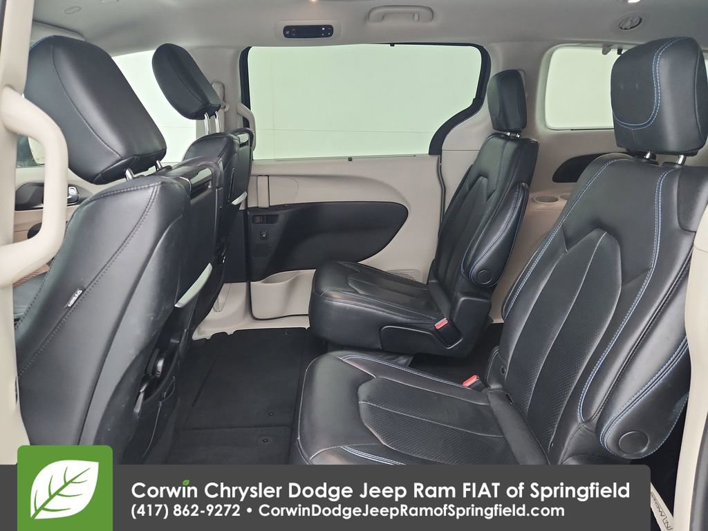 Used 2021 Chrysler Pacifica Touring-L w/ Uconnect Theater Family Group FWD image 28
