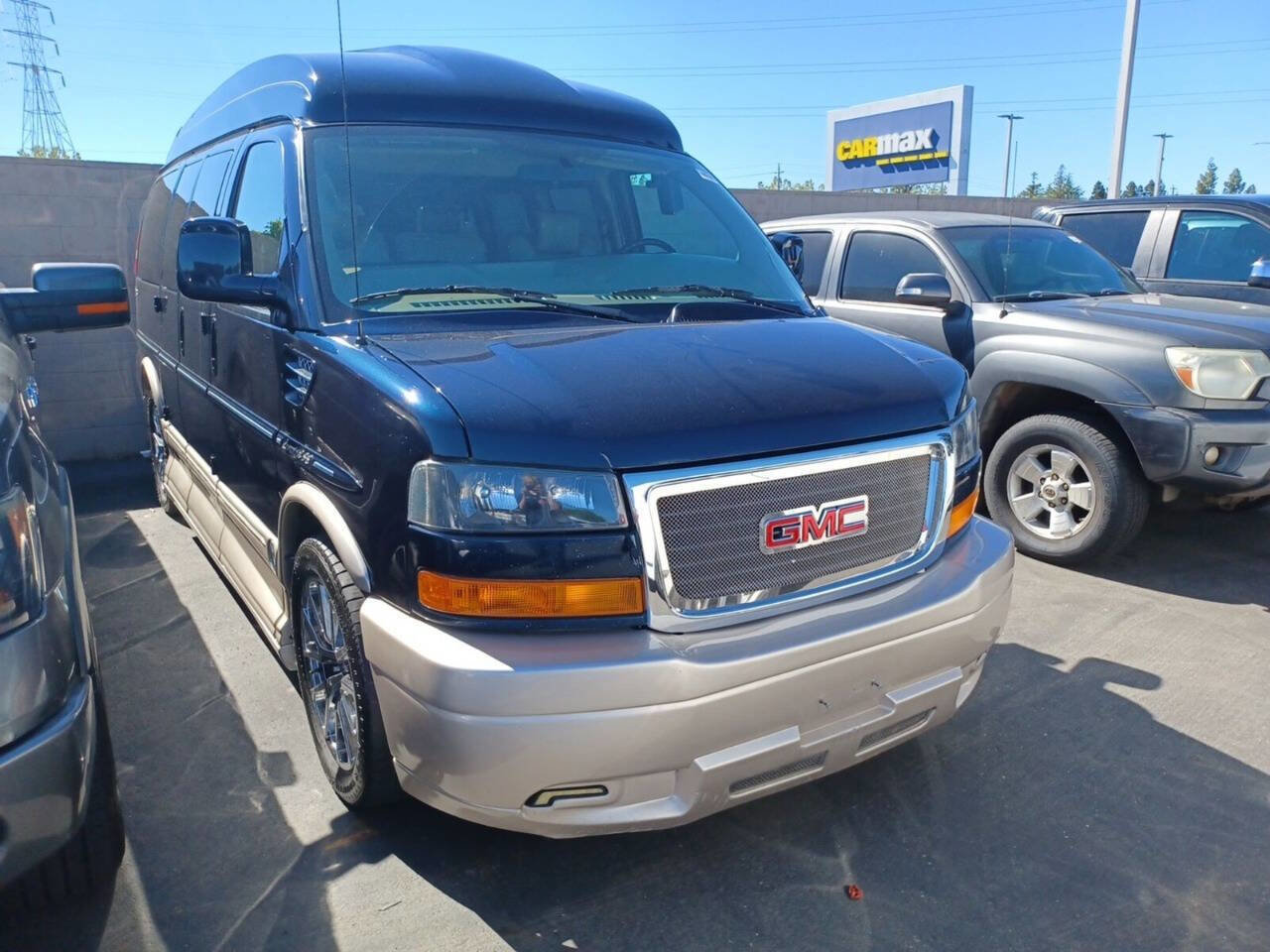 Used 2014 GMC Savana 1500 RWD image 1