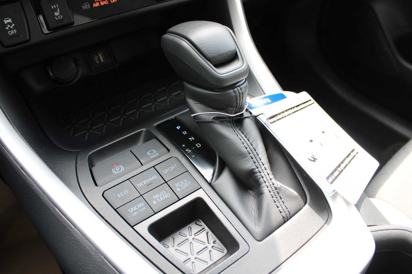 New 2025 Toyota RAV4 XLE image 21