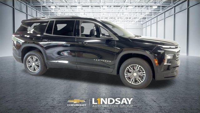 Used 2025 Chevrolet Traverse LT AWD/4WD image 3