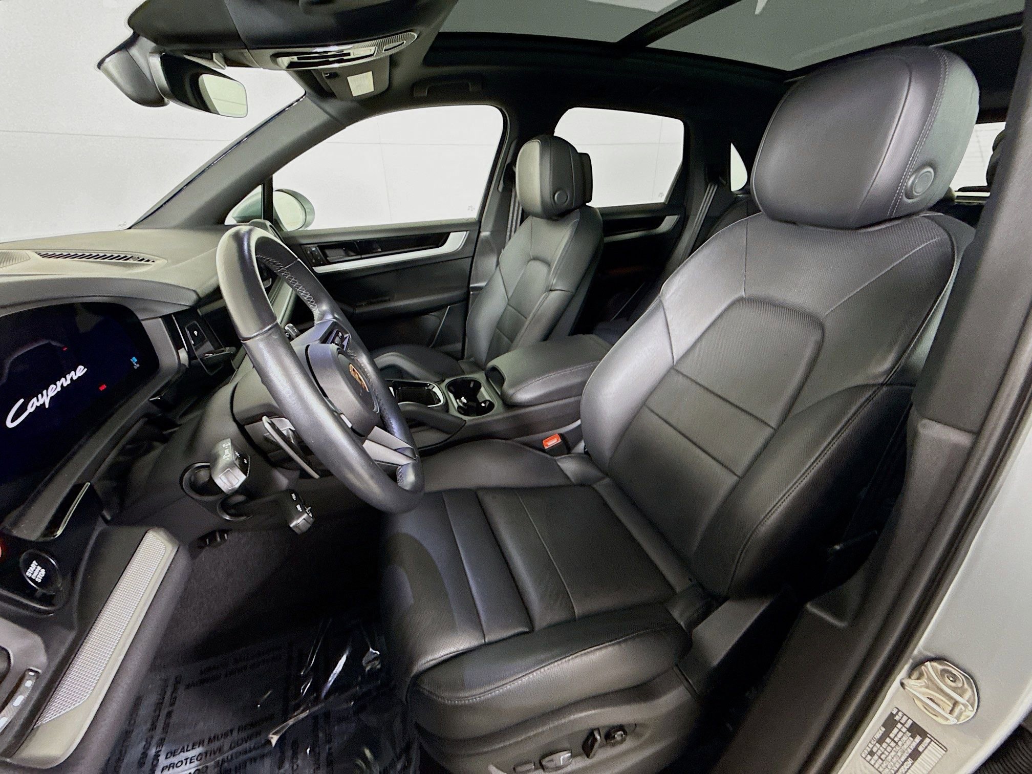 Certified 2024 Porsche Cayenne AWD/4WD image 5