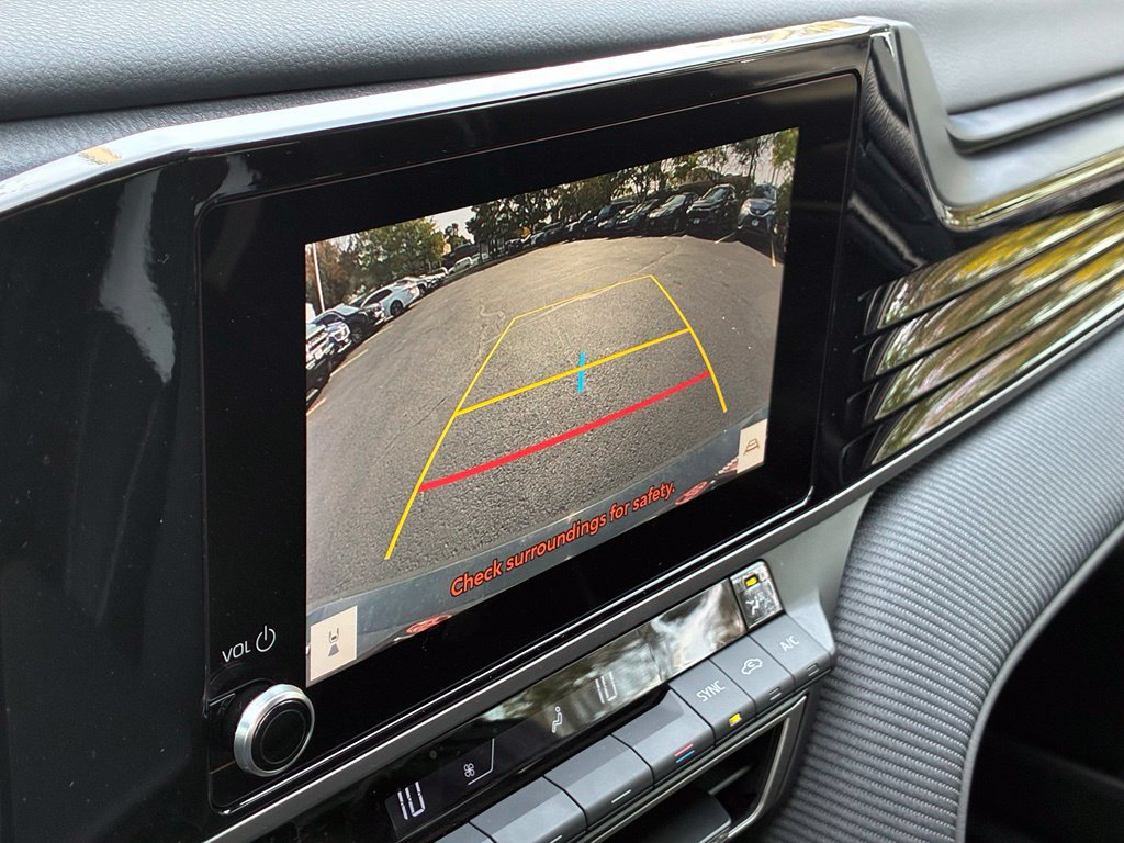 Used 2025 Toyota Camry SE FWD image 6