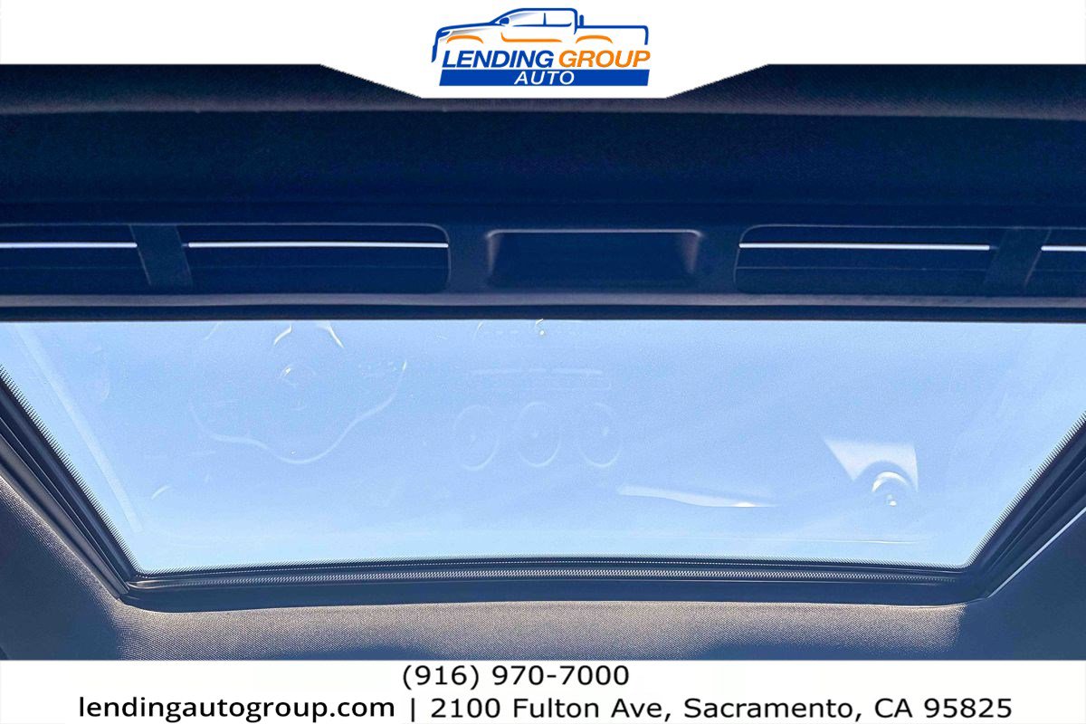 Used 2021 Mercedes-Benz C 300 Sedan image 15