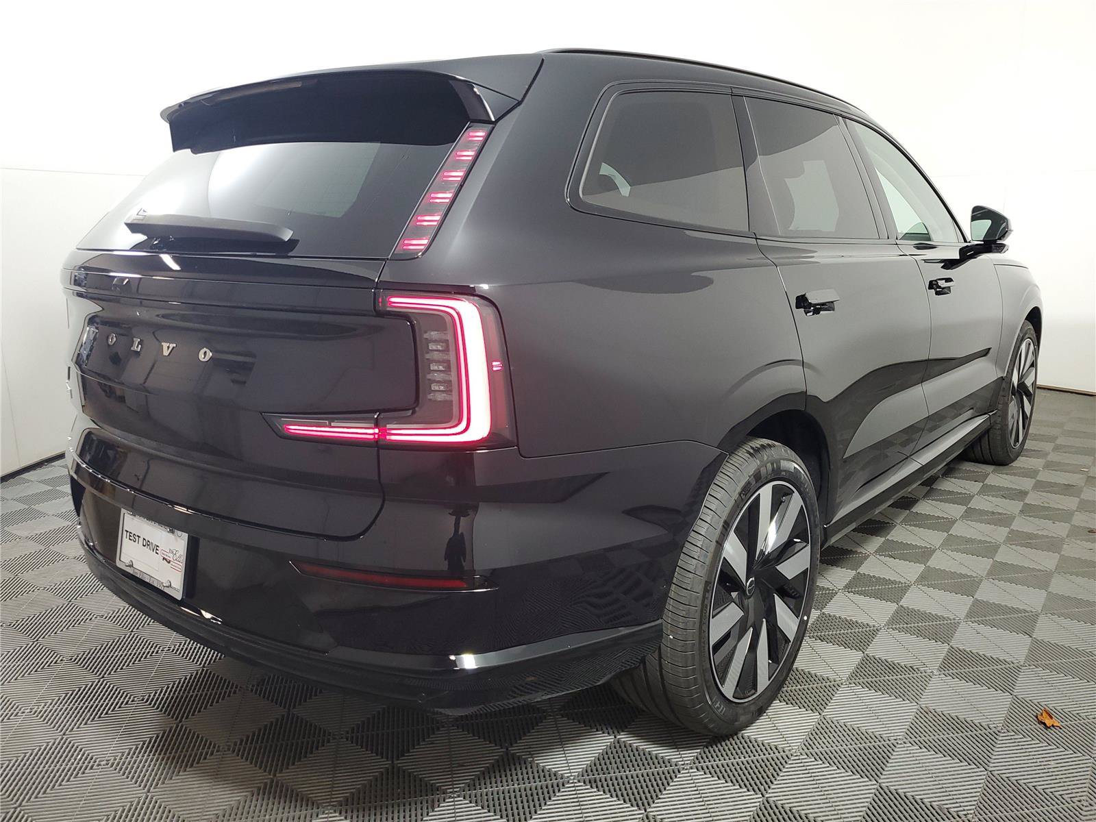 New 2026 Volvo EX90 Ultra AWD/4WD image 6