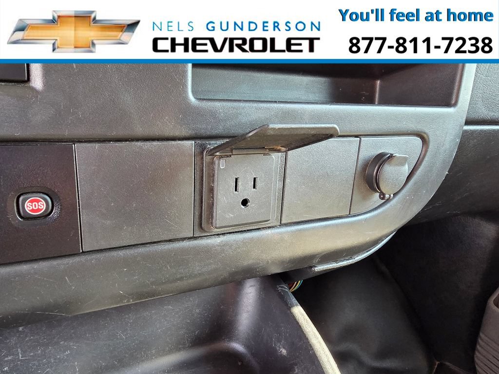 Used 2017 GMC Savana 3500 Extended RWD image 17