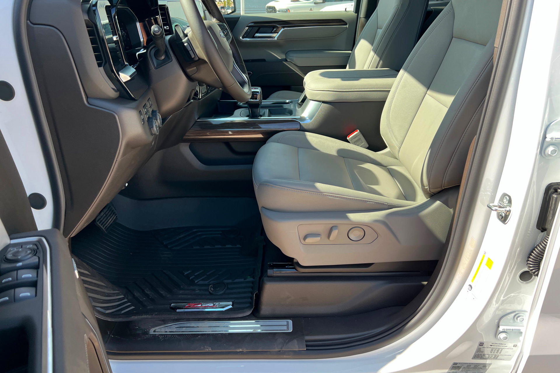 New 2026 Chevrolet Silverado 1500 LT Trail Boss w/ Convenience Package II AWD/4WD image 18