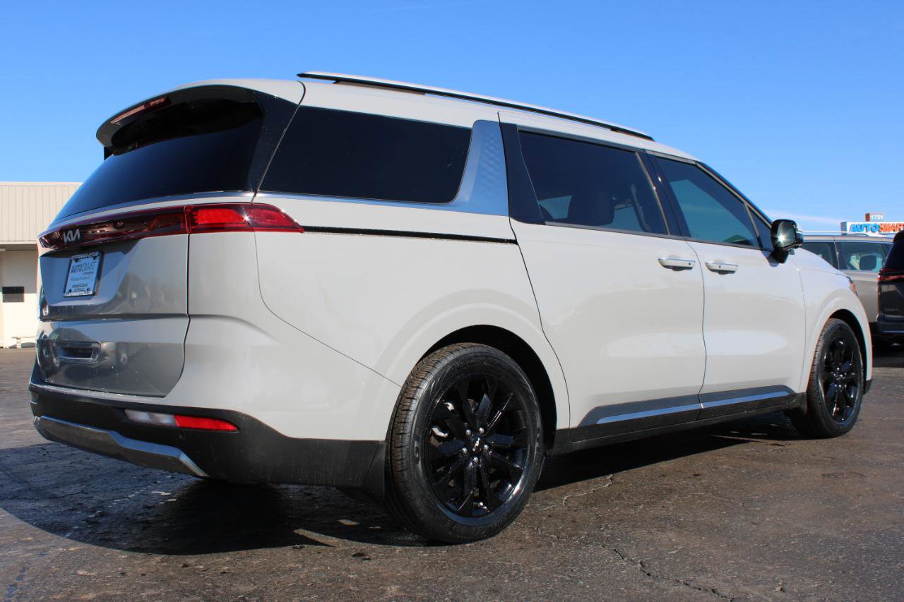 Used 2024 Kia Carnival SX Prestige image 4