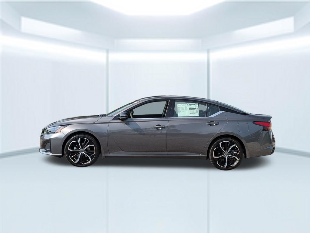 New 2026 Nissan Altima 2.5 SR w/ SR Premium Package FWD image 2