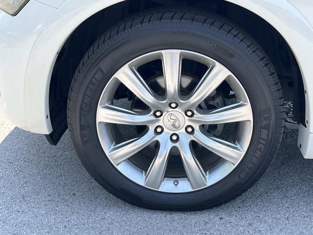 Used 2012 INFINITI QX56 2WD w/ Deluxe Touring Pkg image 9