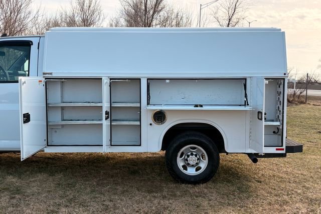 Used 2022 Chevrolet Express 3500 w/ Power Convenience Package image 5