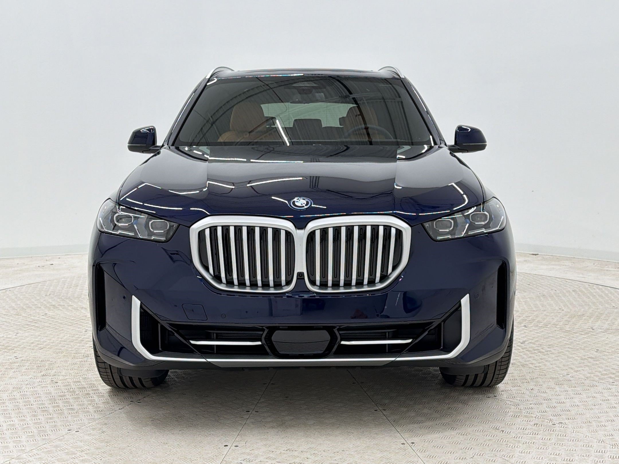 New 2026 BMW X5 xDrive50e w/ Climate Comfort Package AWD/4WD image 5