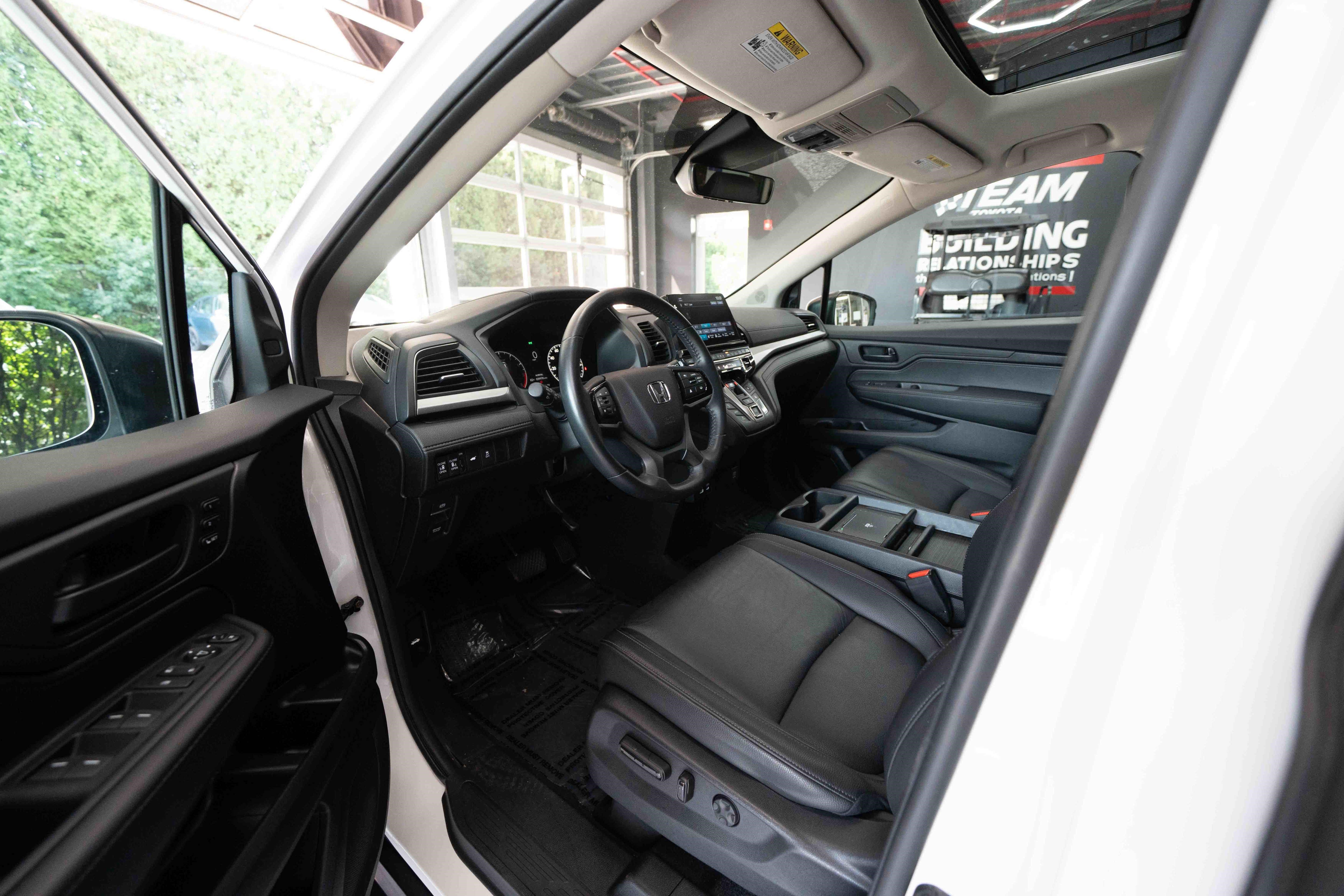 Used 2025 Honda Odyssey EX-L image 8