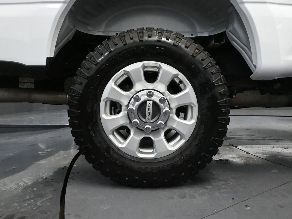 Used 2023 Ford F350 XLT w/ FX4 Off-Road Package image 15