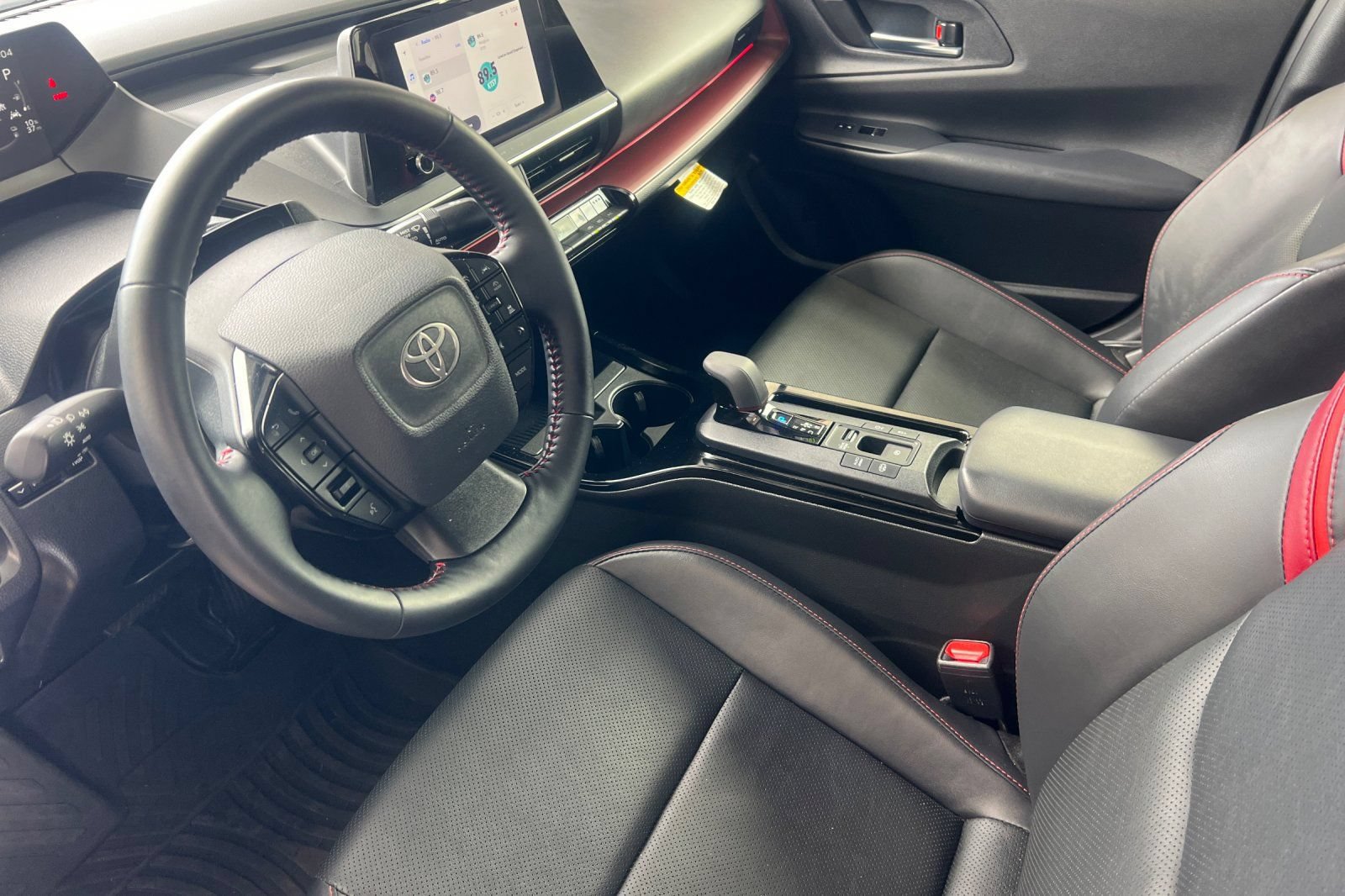 Certified 2026 Toyota Prius Plug-In Hybrid FWD image 7