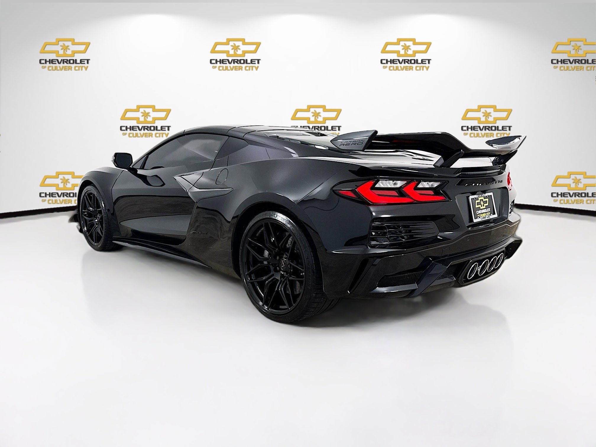 Used 2023 Chevrolet Corvette Z06 w/ Z07 Performance Package RWD image 5