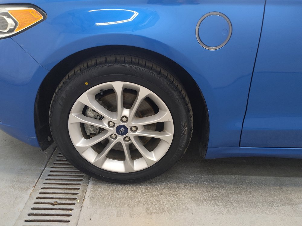 Used 2020 Ford Fusion Energi Titanium image 31