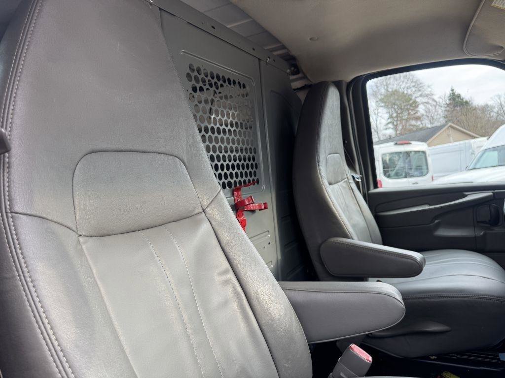 Used 2011 Chevrolet Express 2500 image 11