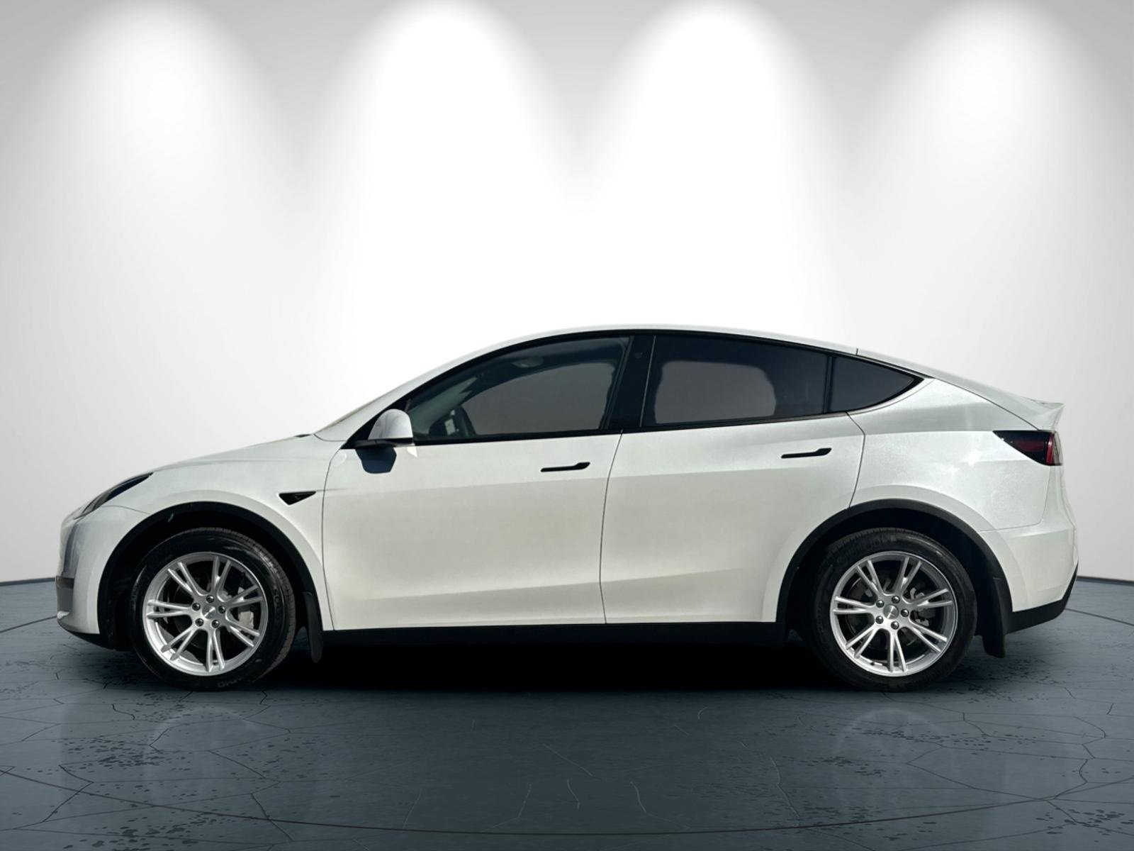 Used 2023 Tesla Model Y Long Range image 7