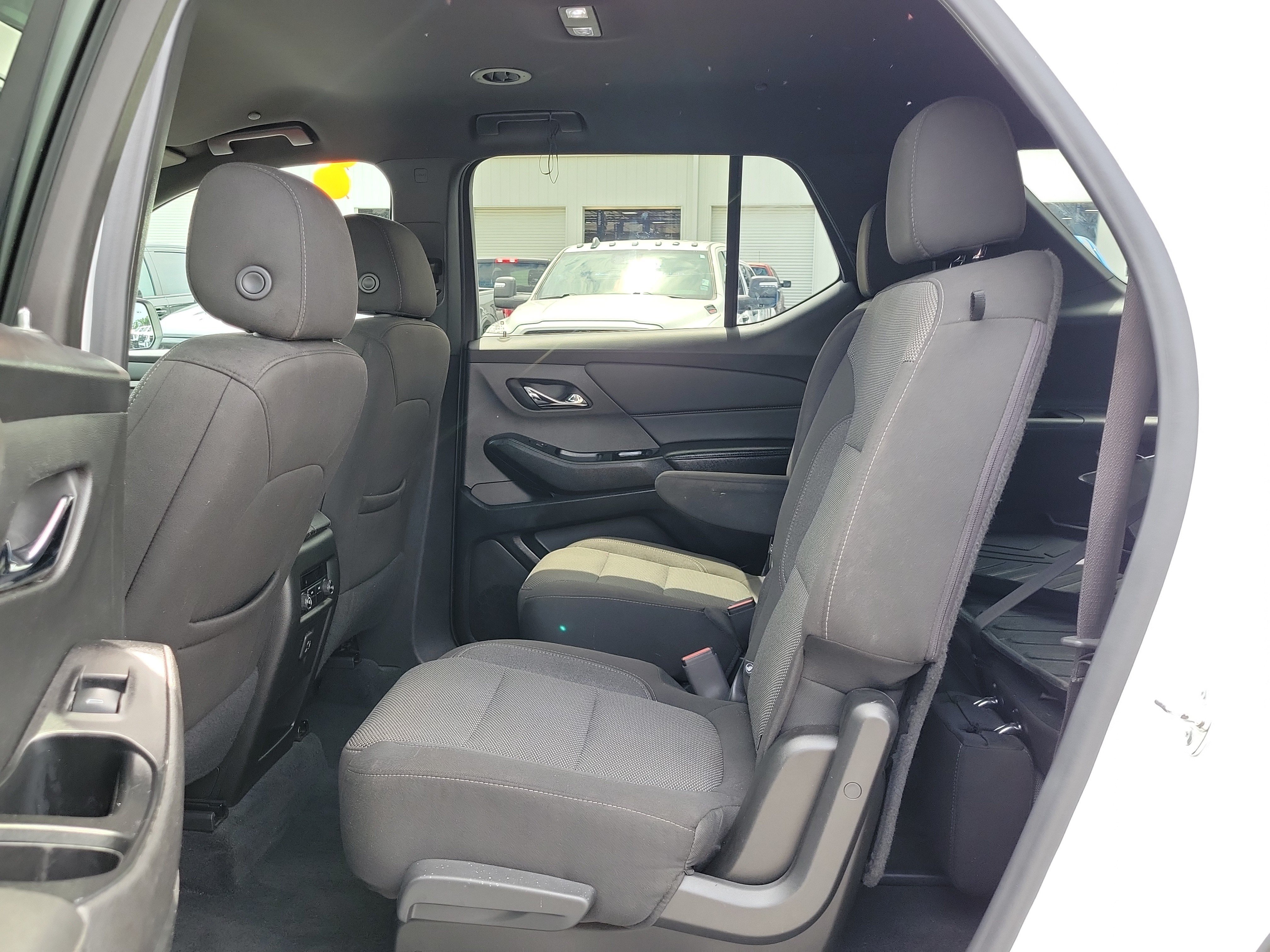 Used 2023 Chevrolet Traverse LT FWD image 12