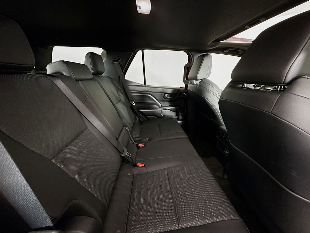 Used 2025 Toyota 4Runner TRD Off-Road Premium AWD/4WD image 30